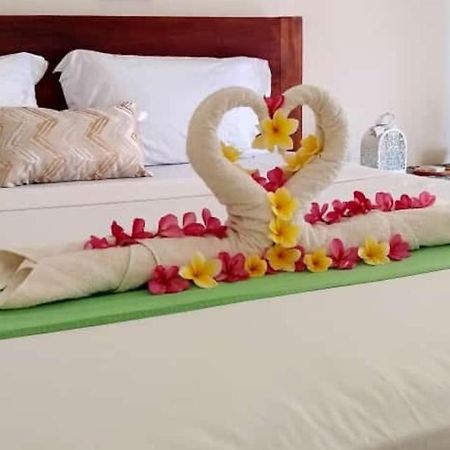 Pineapple Guest House Gili Air Buitenkant foto