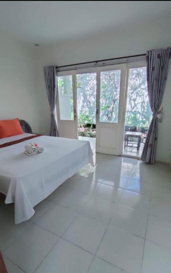 Pineapple Guest House Gili Air Buitenkant foto