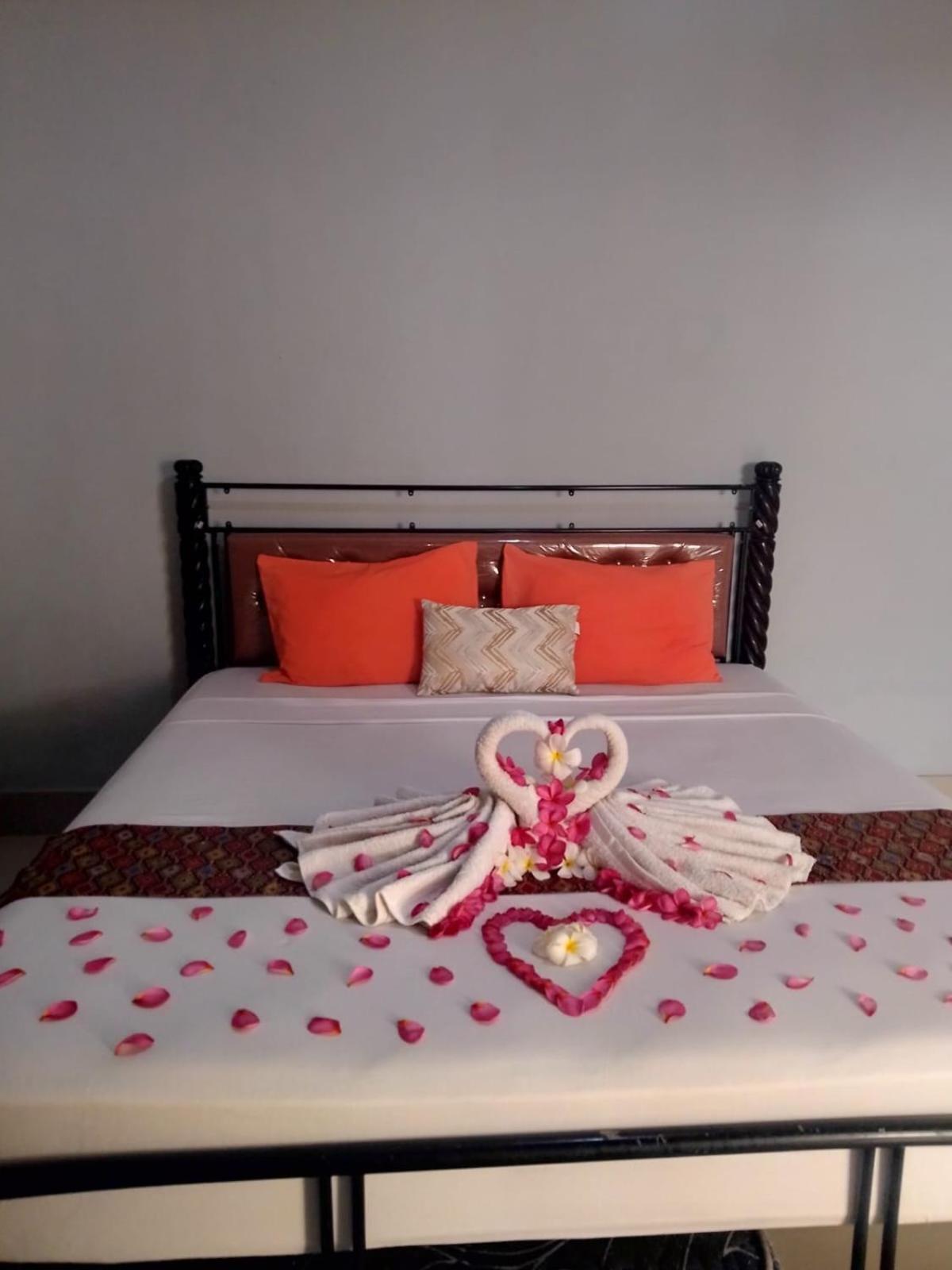 Pineapple Guest House Gili Air Buitenkant foto