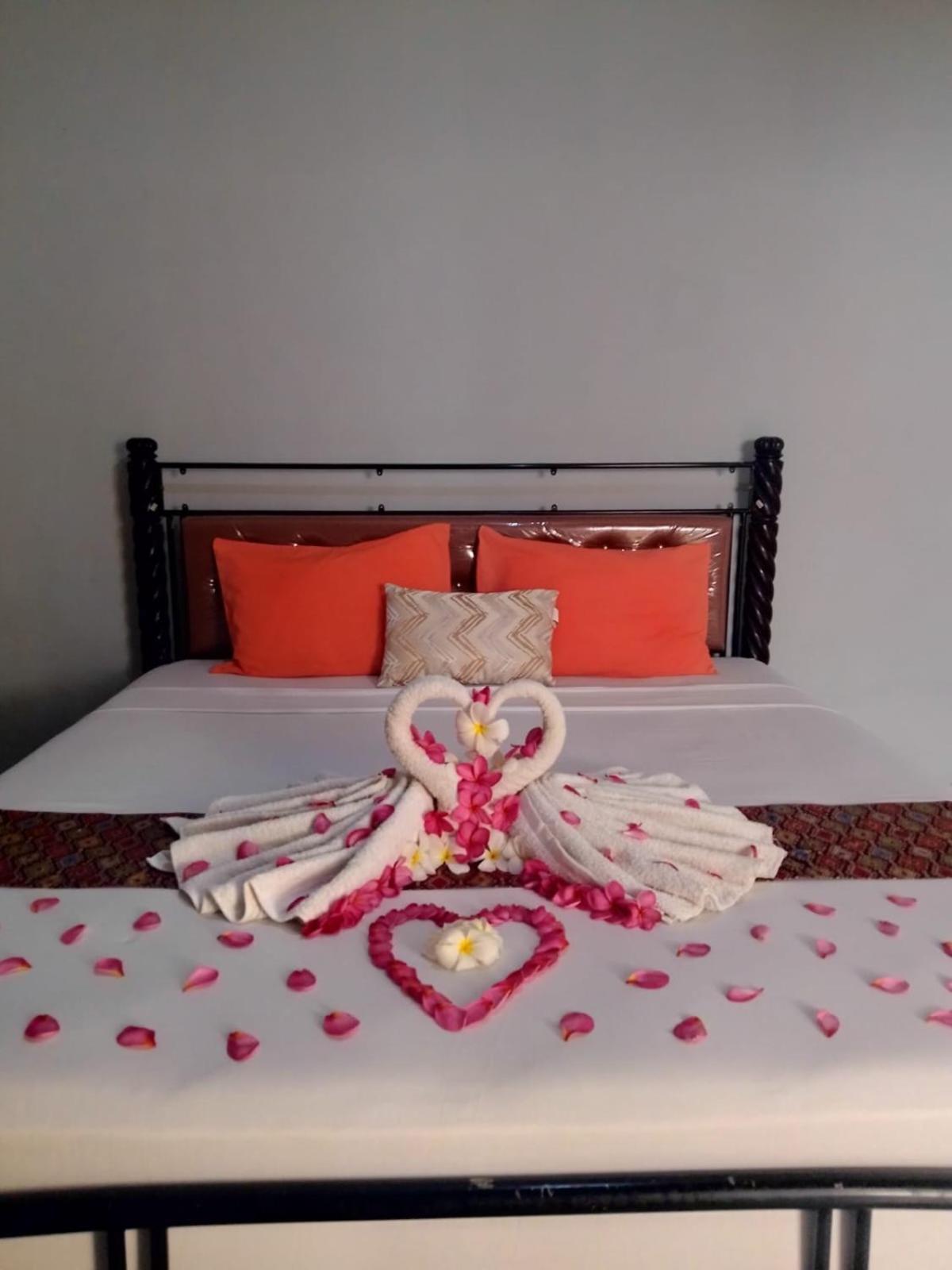 Pineapple Guest House Gili Air Buitenkant foto