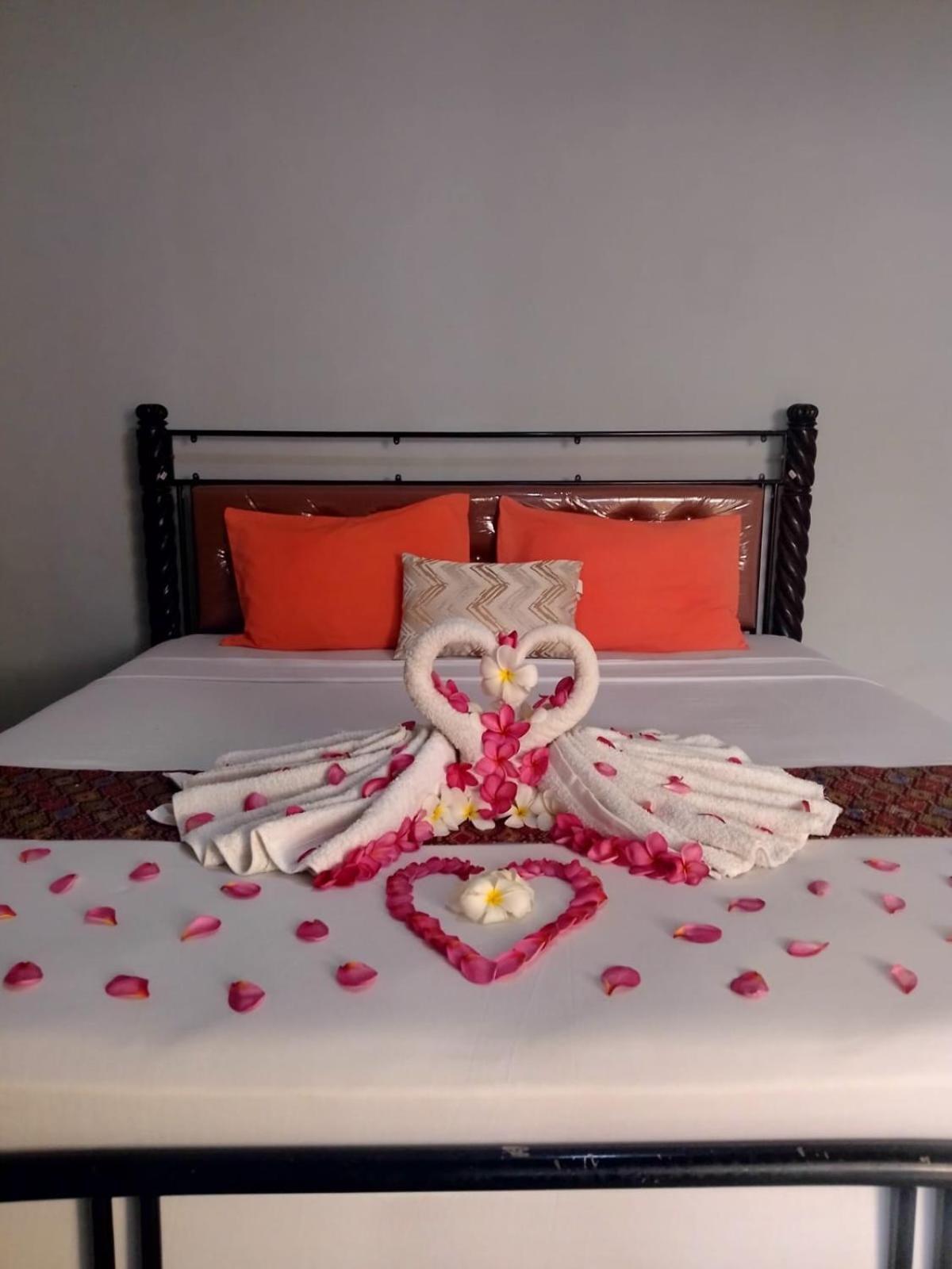 Pineapple Guest House Gili Air Buitenkant foto