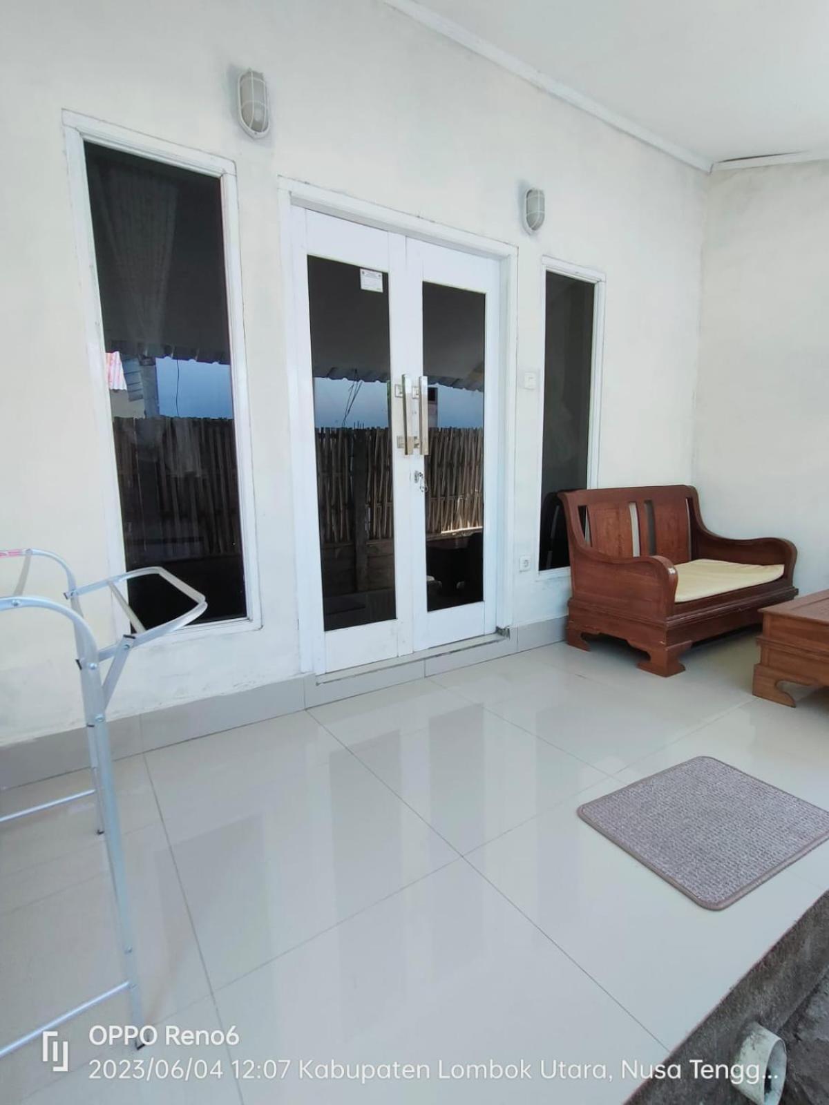 Pineapple Guest House Gili Air Buitenkant foto