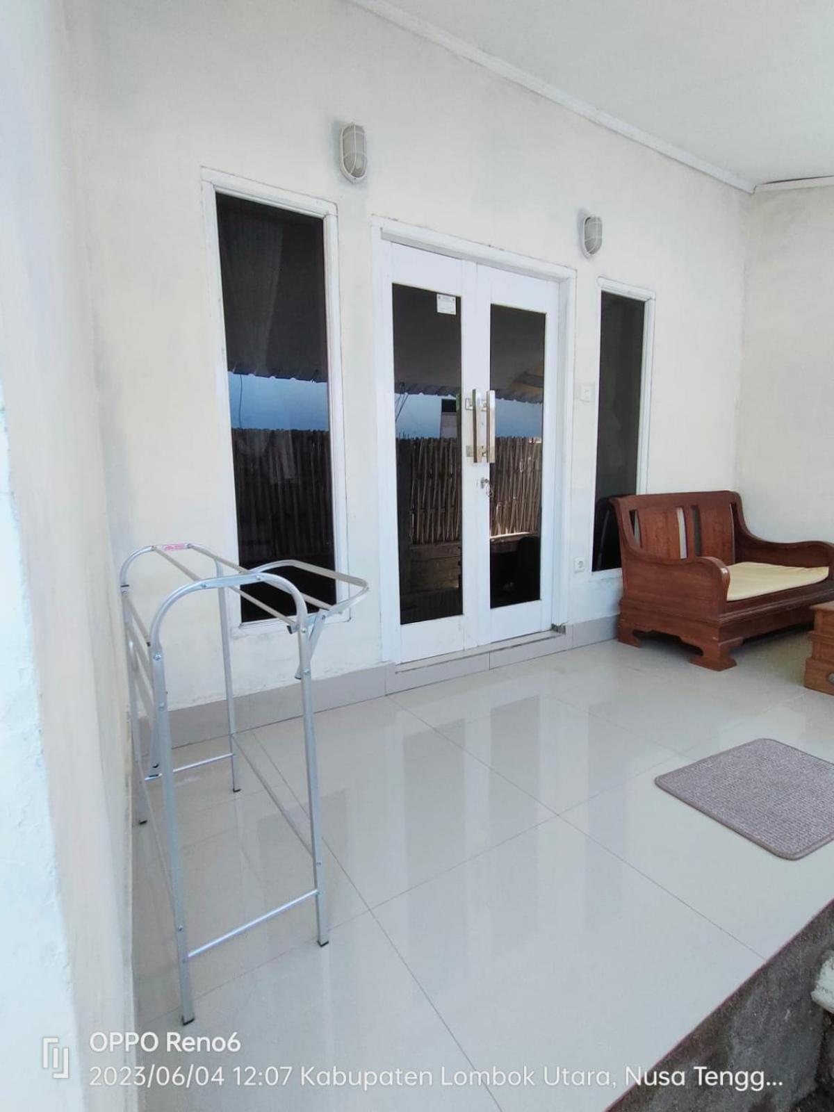 Pineapple Guest House Gili Air Buitenkant foto