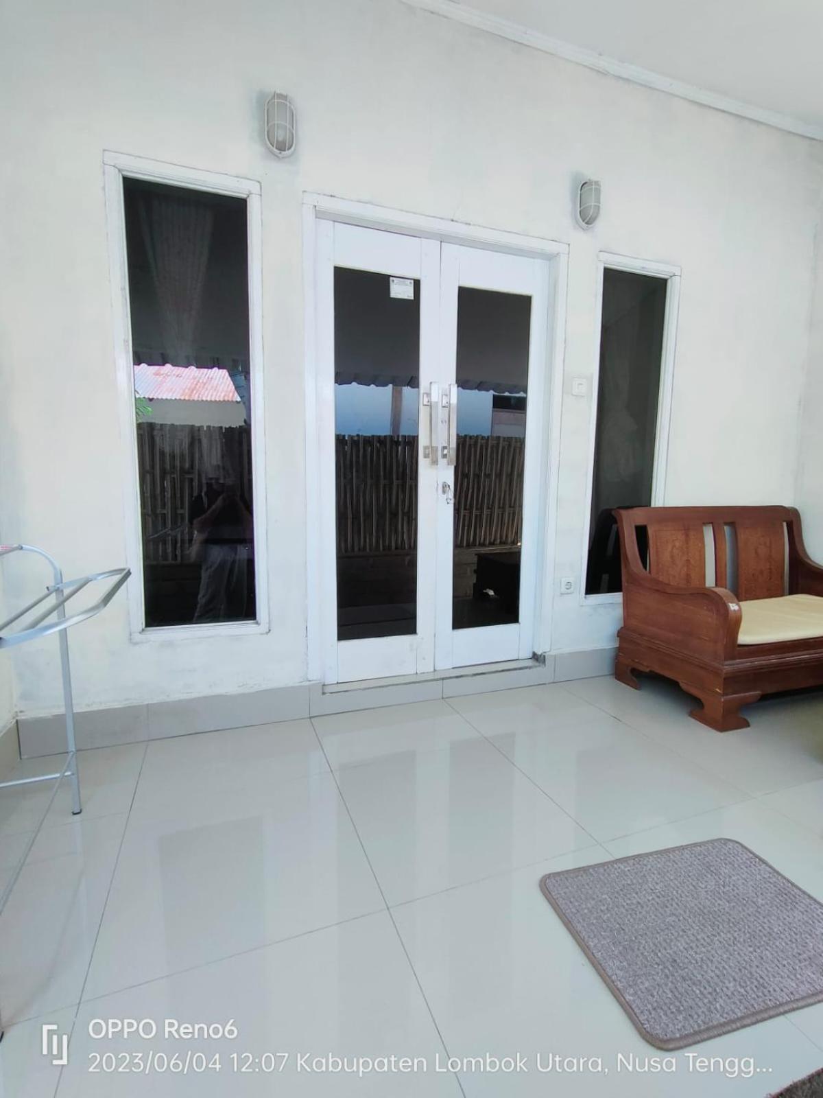 Pineapple Guest House Gili Air Buitenkant foto