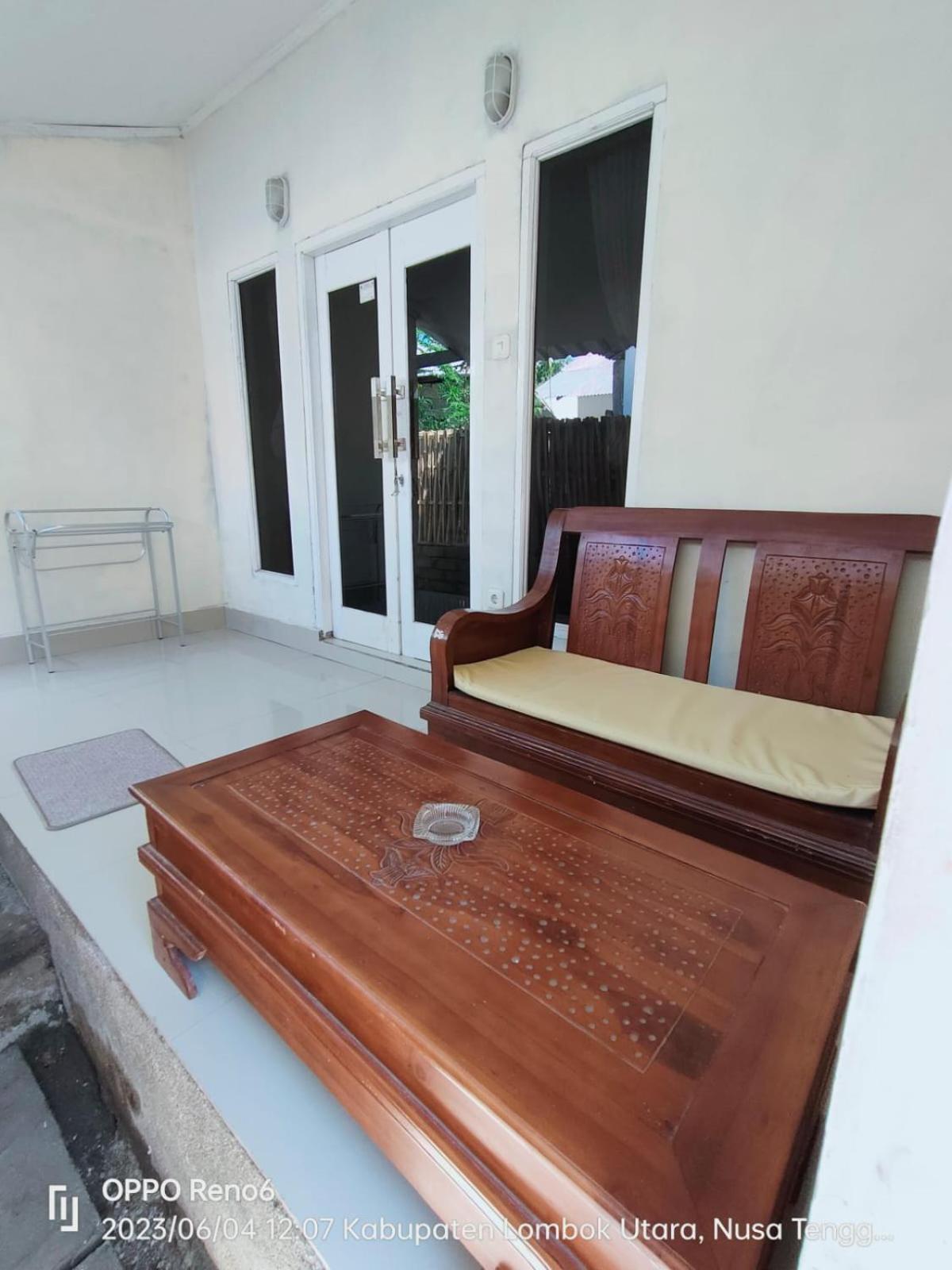 Pineapple Guest House Gili Air Buitenkant foto