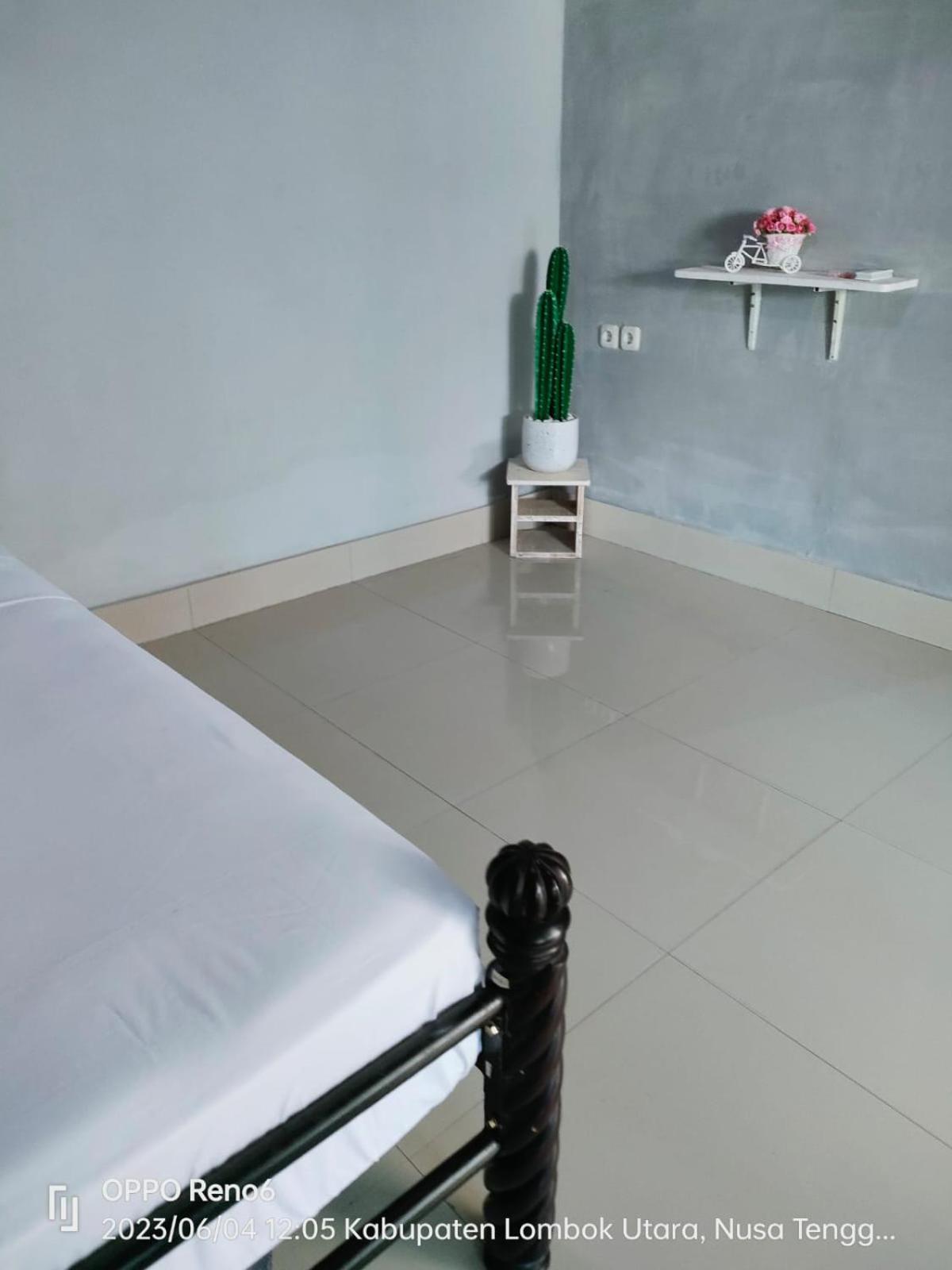 Pineapple Guest House Gili Air Buitenkant foto